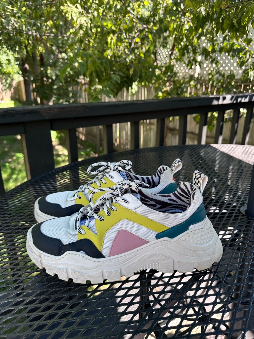 Mēlinē Italian Sneakers sz 8.5